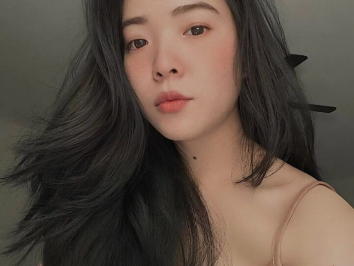 Ảnh 2 của Cặp vợ chồng tự quay địt khẩu dâm nắc mạnh lên chồng bắn hết vô (Full Clip + Pic)