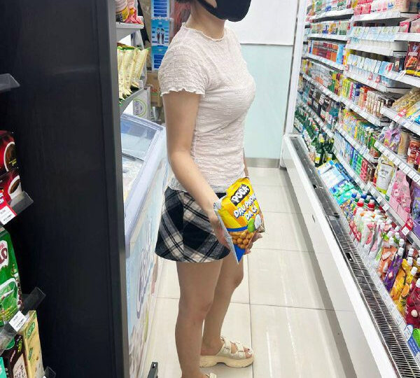 Ảnh 2 của Chịch em ghệ vú sừng trâu bóp cực sướng