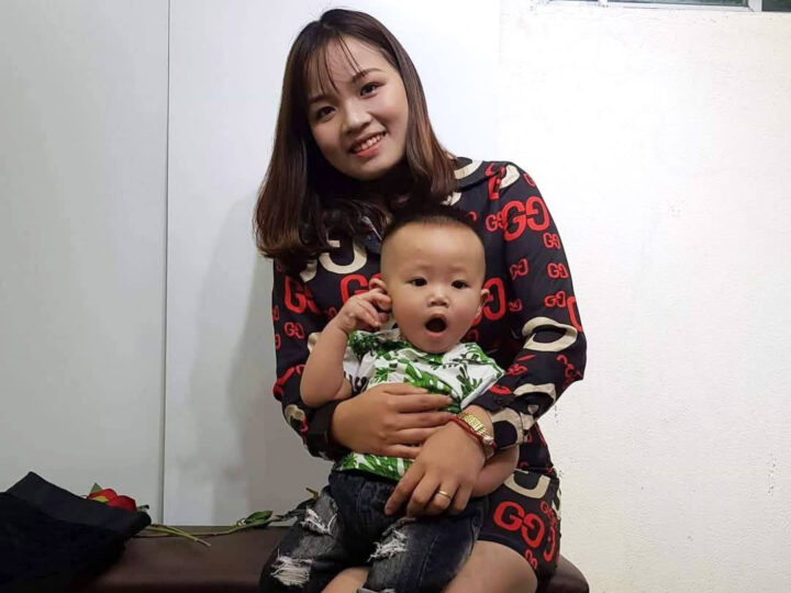 Ảnh 8 của Chồng địt phê quá vợ cầm luôn điện thoại để quay