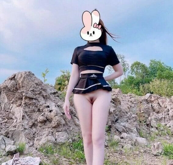 Ảnh 4 của Clip sex Couple Bé Thỏ threesome rên rỉ thõa mãn tình dục trên giường (Tổng hợp)