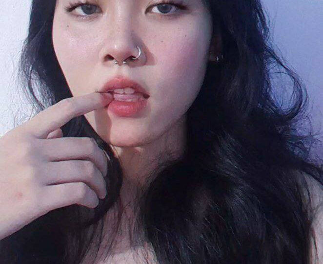 Ảnh 20 của Dập em IviVi 2 lỗ ra nước xối xả rên la sướng quá (Full Clip + Pic) – Phần 1