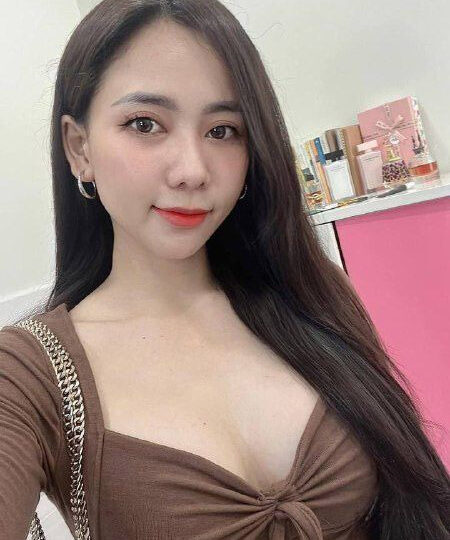 Ảnh 2 của Dập em nhân viên văn phòng lút cán sướng rên rỉ