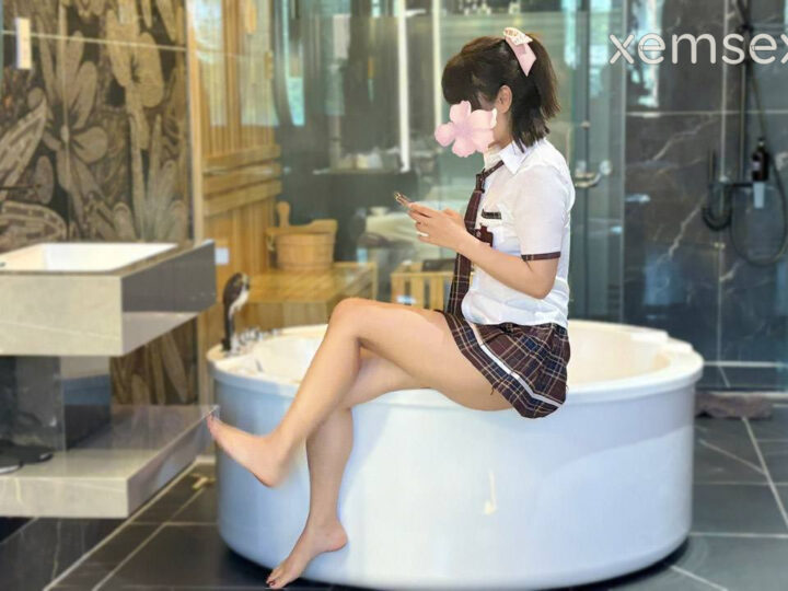 Ảnh 3 của Địt em Loli 2k mặt xinh bím nhiều nước