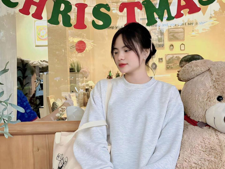 Ảnh 3 của Đụ úp thìa em gái xinh ra nước lênh láng vì sướng