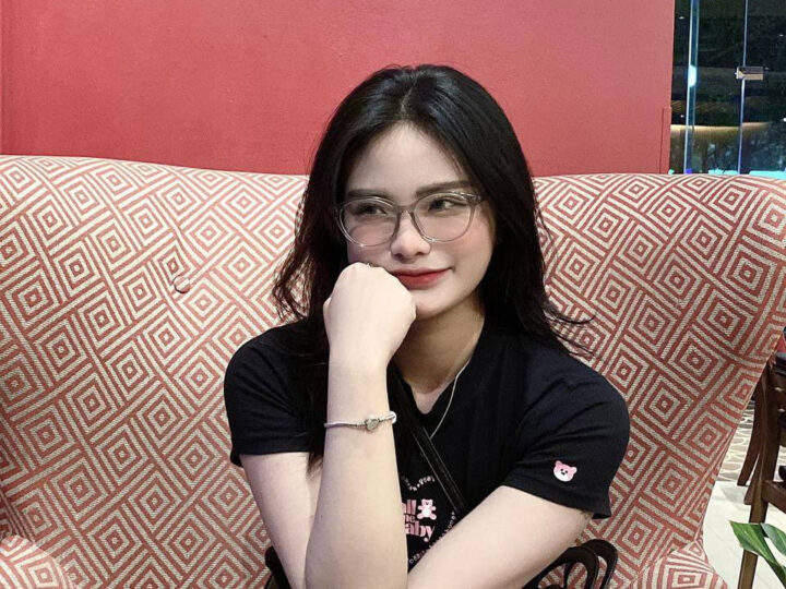 Ảnh 7 của Đụ úp thìa em gái xinh ra nước lênh láng vì sướng