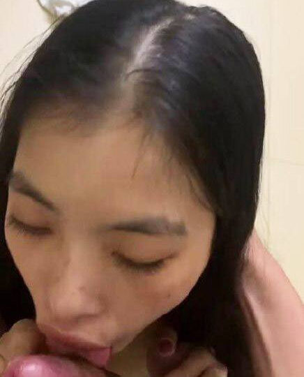 Ảnh 5 của Gái xinh dẫn người yêu về nhà trọ đụ cho sướng nước nôi ra lênh láng