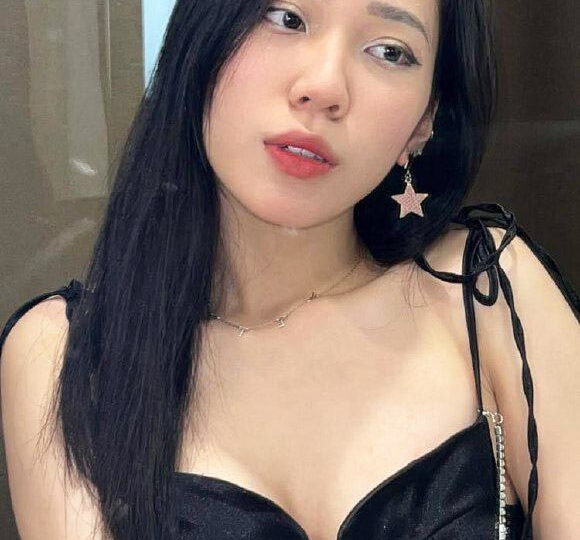 Ảnh 2 của Lộ clip sex Chịch gái xinh từ nhà tắm đến giường quá phê (Full Clip + Pic)