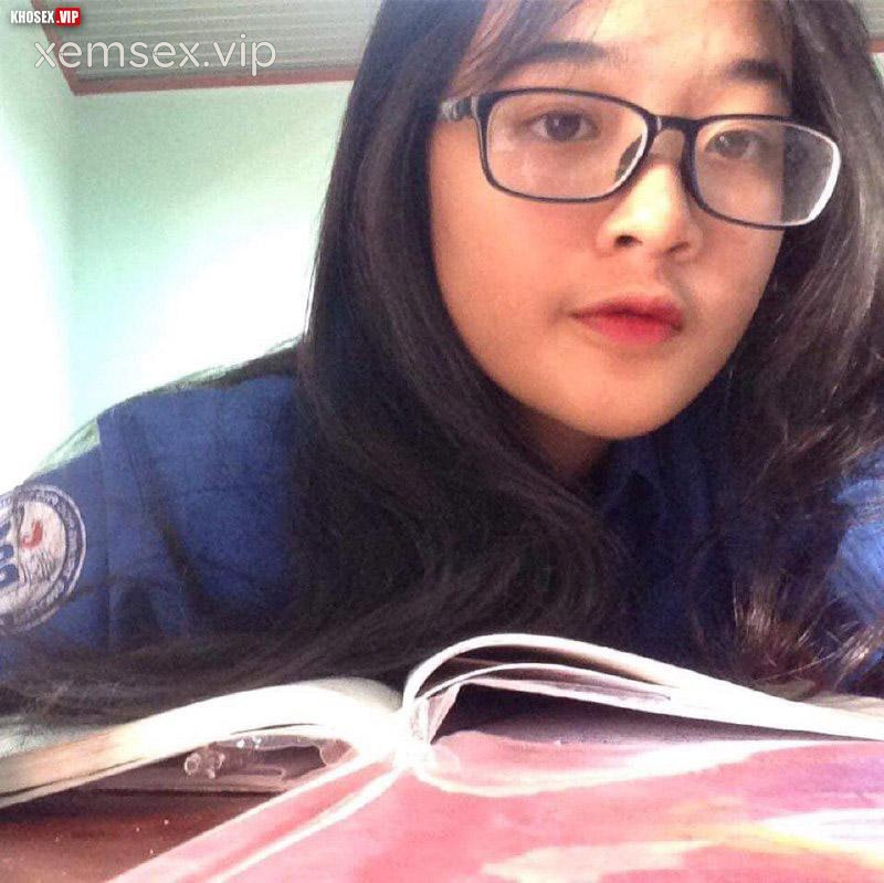 lo-clip-sex-em-hoc-sinh-deo-kinh-mac-ao-dai-dit-voi-ban-trai-full-clip-pic-hinh-10