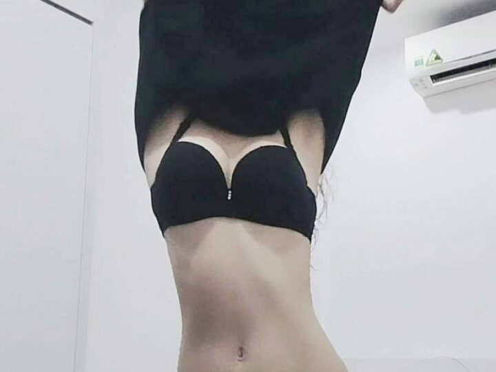Ảnh 3 của Lộ clip sex tiktoker chan chan em muốn anh bắn vô lồn em