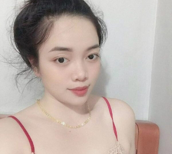 Ảnh 1 của Vợ dâm vú to dùng vú kẹp cu chồng và bị chồng đụ