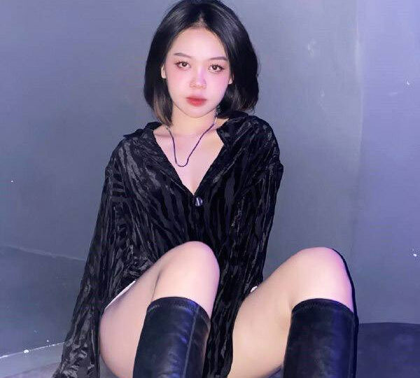 Ảnh 16 của Vừa chịch vừa vỗ mông em người yêu cực ngon (Full Clip + Pic)
